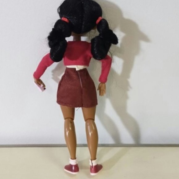 Disney Penny Proud doll with cell phone - Picture 3 of 3